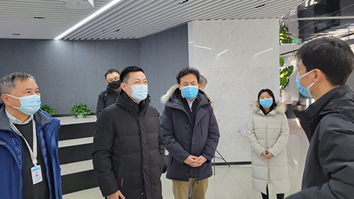 1656151076444830.jpg 海淀副区长林剑华调研百放英库医药科技.jpg